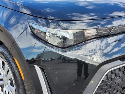 Used 2023 Kia Soul LX image 9