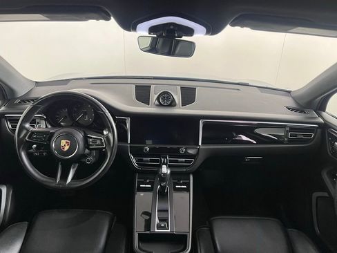 Certified 2024 Porsche Macan image 21