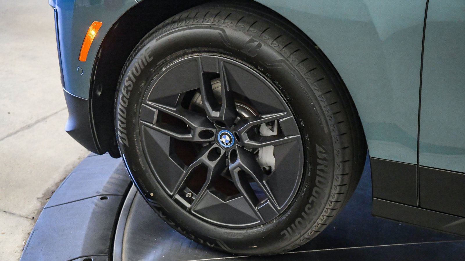 Used 2024 BMW iX xDrive50 AWD/4WD image 10