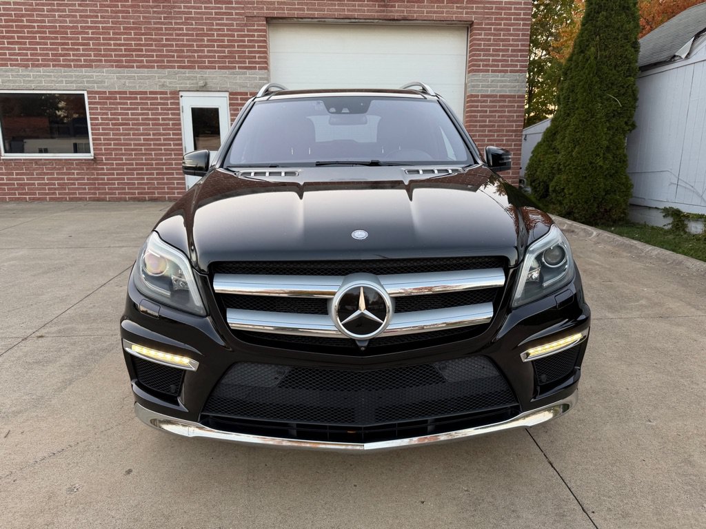 Used 2013 Mercedes-Benz GL 550 4MATIC image 2