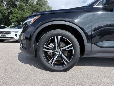 Certified 2025 Volvo XC40 B5 Core AWD/4WD image 9