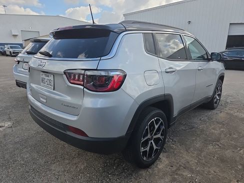 Used 2025 Jeep Compass Limited AWD/4WD image 9