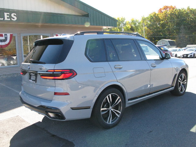 Used 2023 BMW X7 xDrive40i w/ Executive Package AWD/4WD image 4