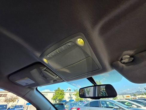 Used 2015 Nissan Leaf SV image 16