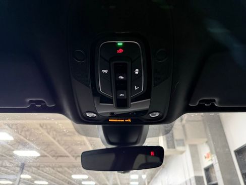 Used 2022 Audi SQ5 Premium w/ Convenience Package image 16