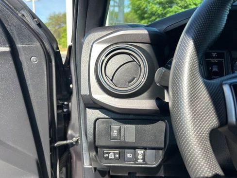 Used 2023 Toyota Tacoma TRD Sport AWD/4WD image 27