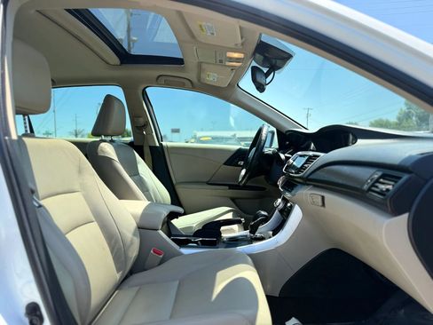 Used 2015 Honda Accord Touring image 26