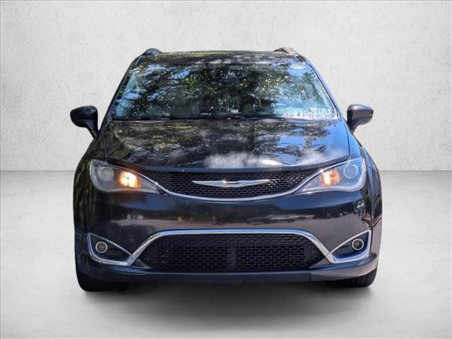 Used 2017 Chrysler Pacifica Touring-L w/ Tire & Wheel Group FWD image 2