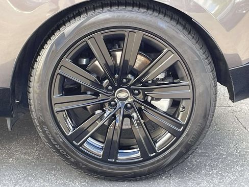 Certified 2023 Land Rover Range Rover Long Wheelbase SE AWD/4WD image 9