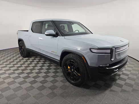 Used 2024 Rivian R1T Adventure AWD/4WD image 7