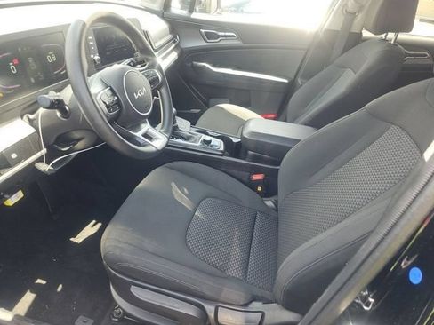 Used 2025 Kia Sportage LX FWD image 6