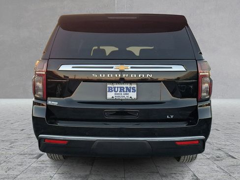 Used 2023 Chevrolet Suburban LT image 9