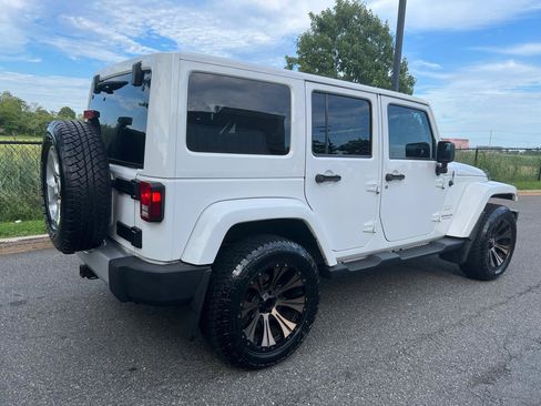 Used 2014 Jeep Wrangler Unlimited Sahara w/ Connectivity Group AWD/4WD image 4