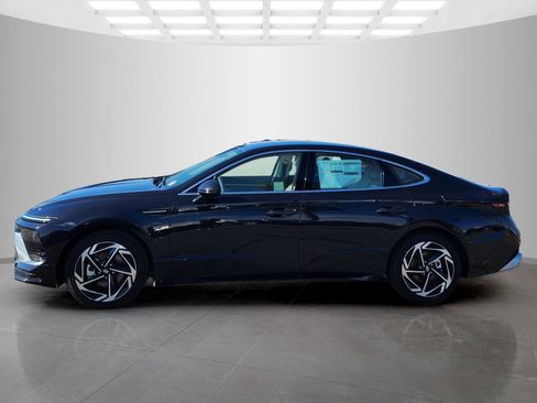 New 2026 Hyundai Sonata SEL FWD image 2