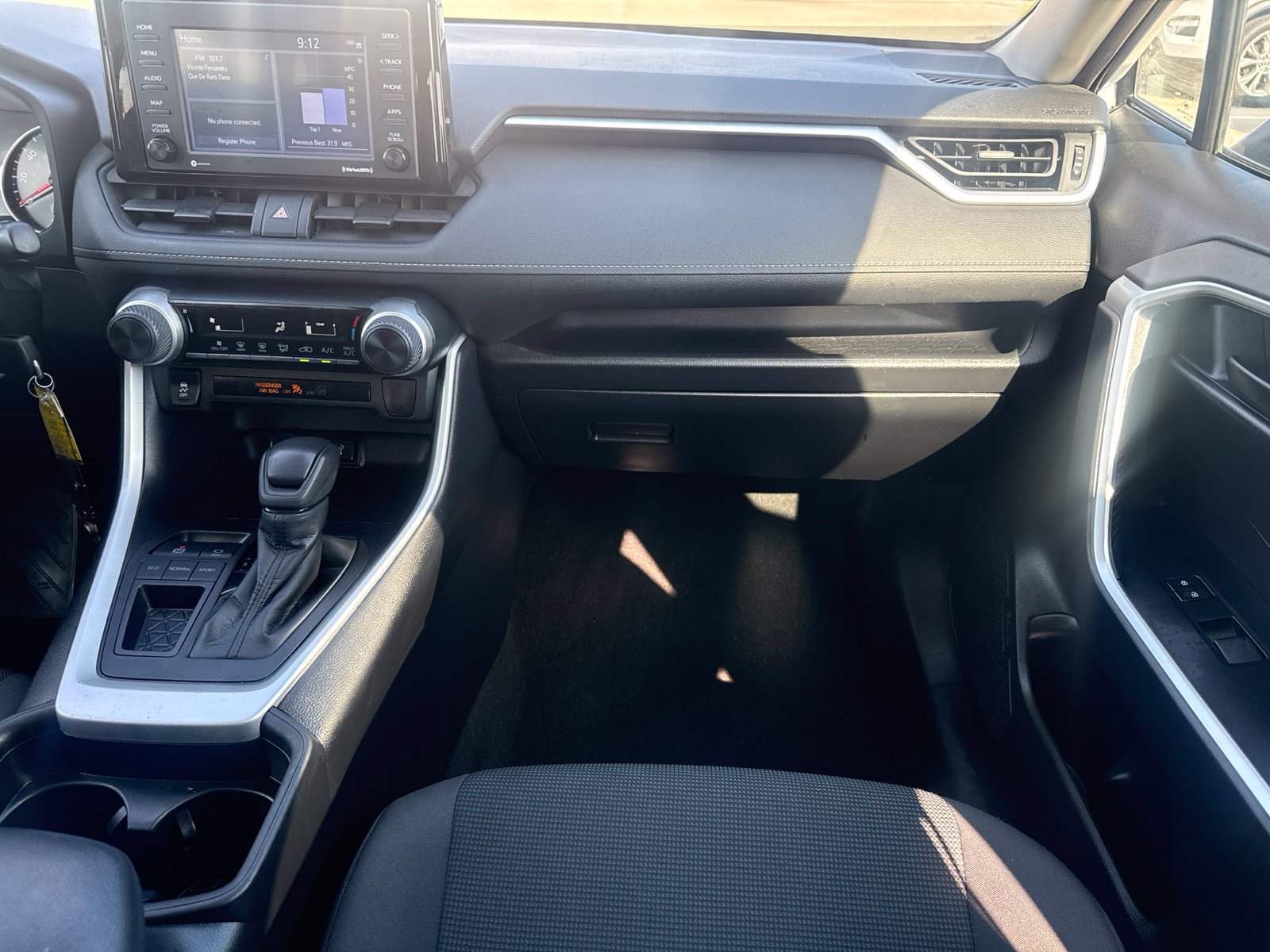 Used 2021 Toyota RAV4 LE w/ Carpet Mat Package (TMS) FWD image 23