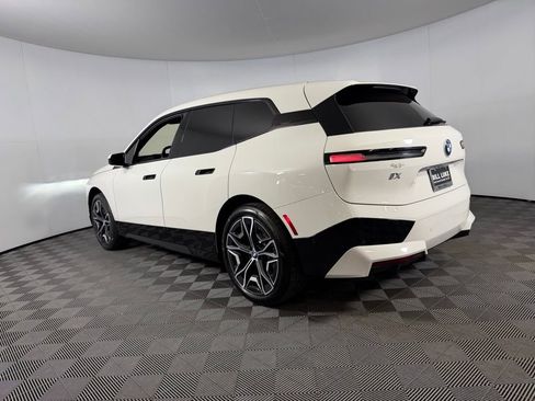 Used 2023 BMW iX xDrive50 w/ Sport Package image 9