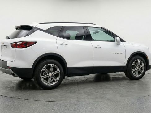 Used 2025 Chevrolet Blazer LT image 9