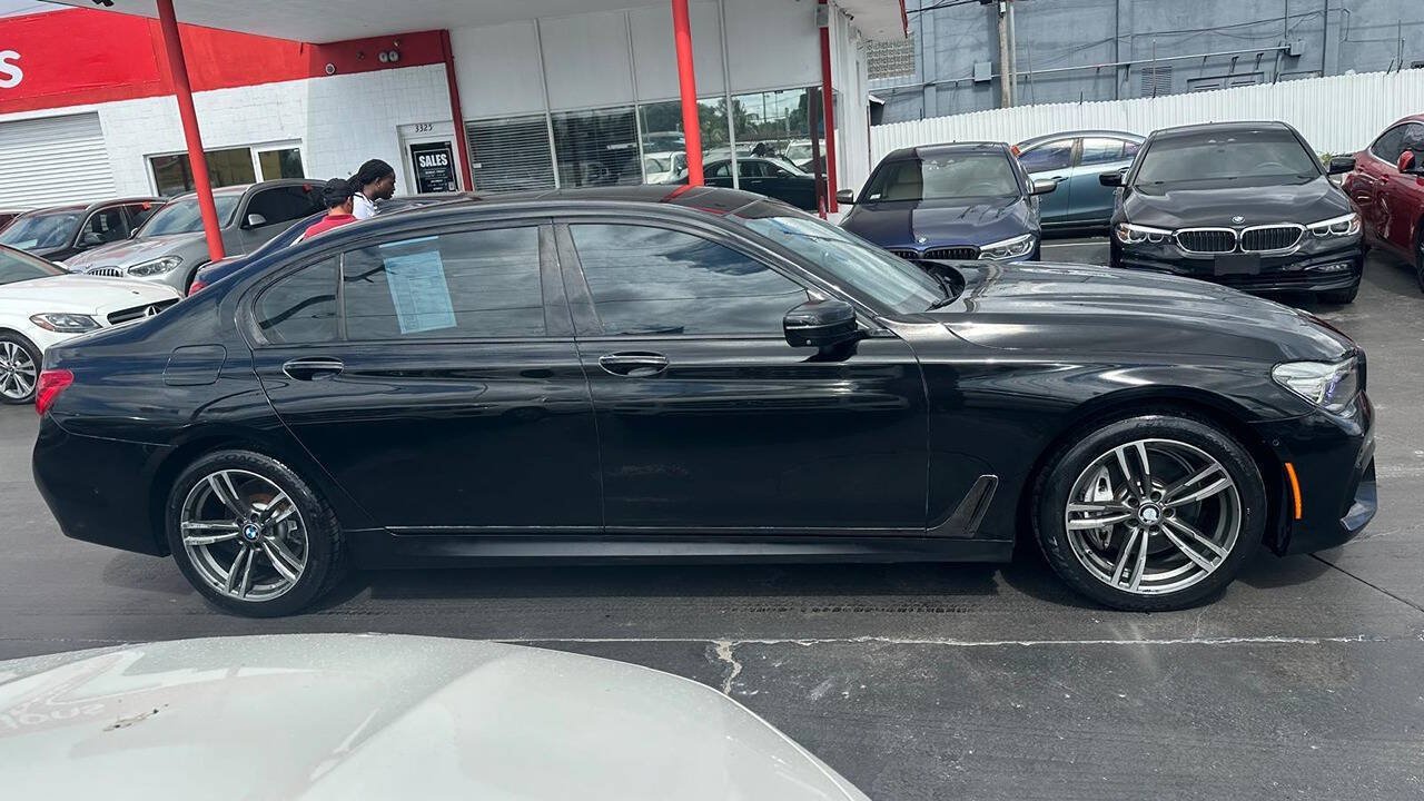 Used 2017 BMW 740e xDrive AWD/4WD image 12