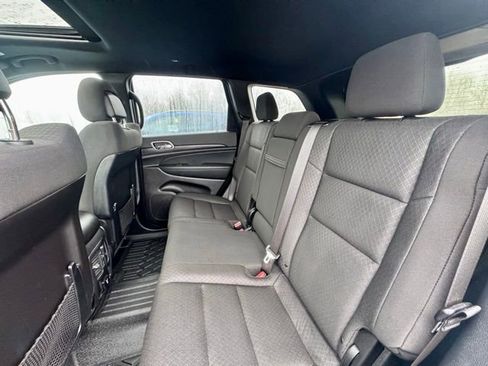 Used 2021 Jeep Grand Cherokee Laredo w/ Security & Convenience Group AWD/4WD image 17