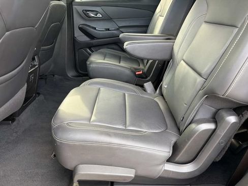 Used 2023 Chevrolet Traverse LT FWD image 19