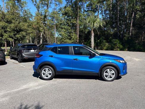 New 2025 Nissan Kicks Play S FWD image 21