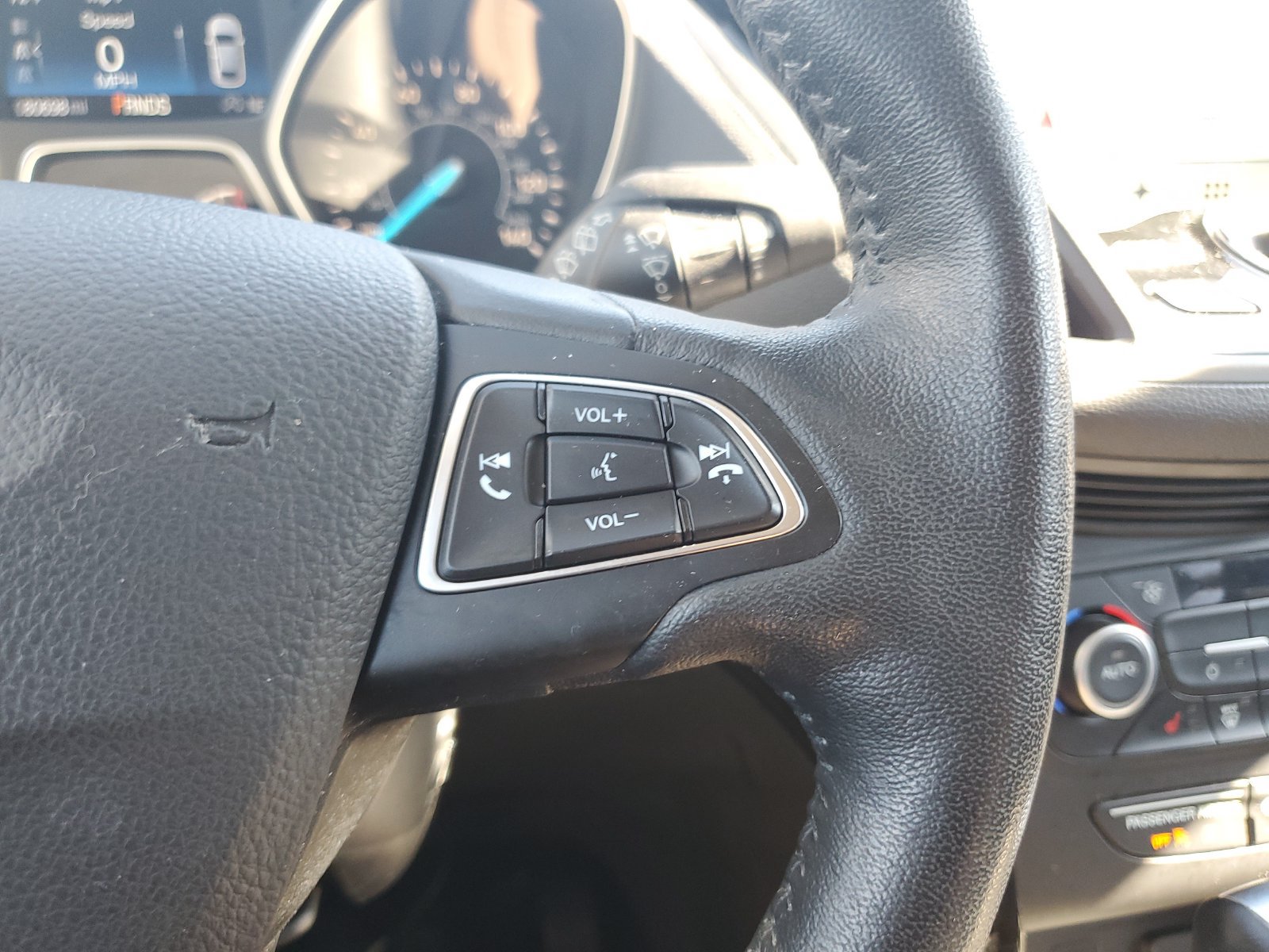 Used 2018 Ford Escape Titanium AWD/4WD image 23