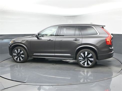 Used 2024 Volvo XC90 T8 Ultimate w/ Lounge Package image 5