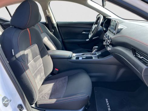 Certified 2024 Nissan Sentra SR FWD image 15