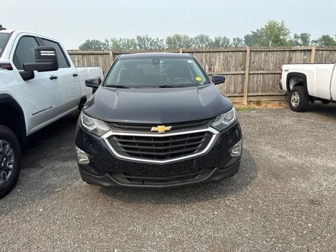 Used 2020 Chevrolet Equinox LT w/ Driver Convenience Package FWD image 3