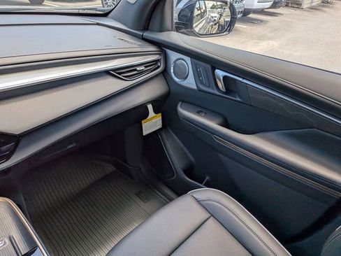 New 2026 Buick Enclave Avenir w/ Super Cruise Package FWD image 19
