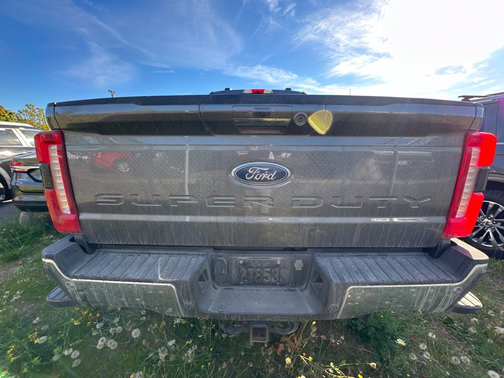 Used 2023 Ford F350 Lariat w/ Lariat Ultimate Package AWD/4WD image 5