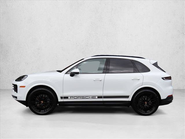 Used 2025 Porsche Cayenne AWD/4WD image 11
