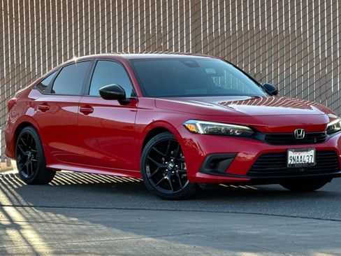Used 2024 Honda Civic Sport image 2