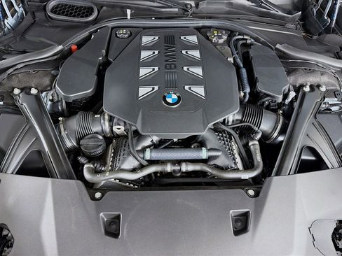 Certified 2023 BMW 760i xDrive AWD/4WD image 32