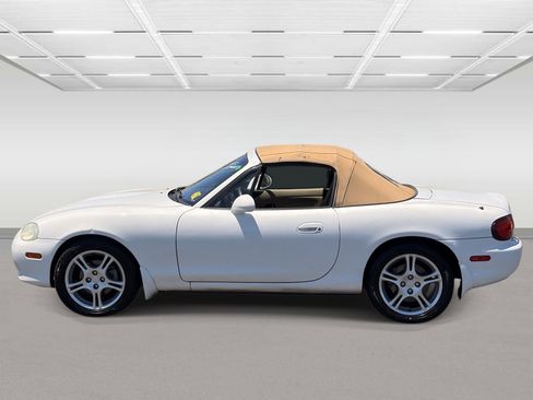 Used 2004 MAZDA MX-5 Miata LS RWD image 2