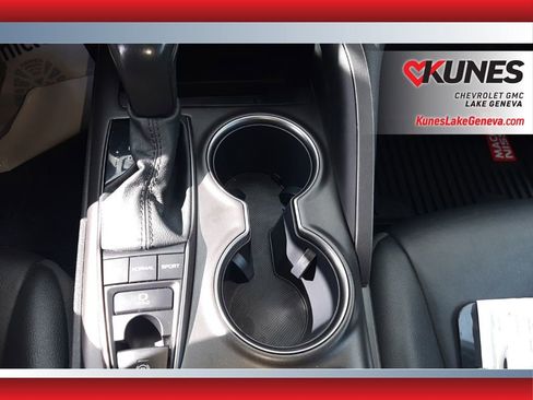 Used 2022 Toyota Camry XSE FWD image 19