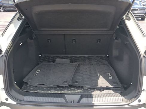 Certified 2023 Volkswagen ID.4 Pro RWD image 9