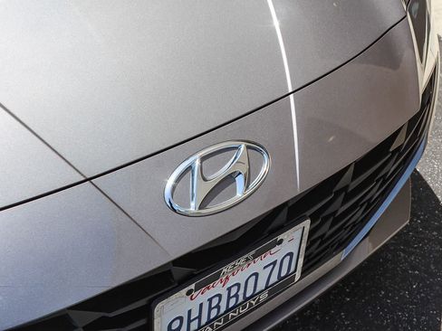 Used 2023 Hyundai Elantra SEL FWD image 14