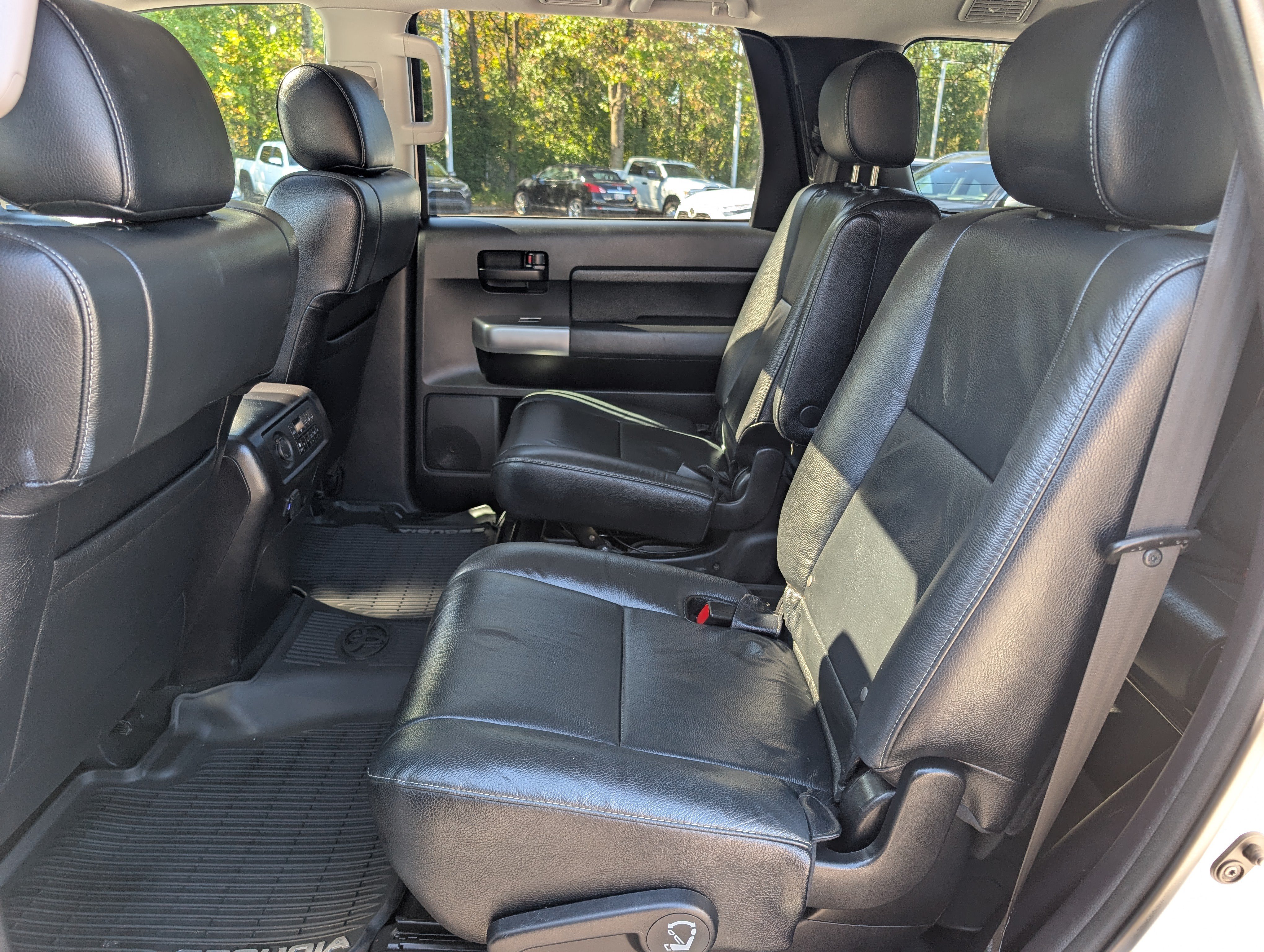 Used 2018 Toyota Sequoia TRD Sport AWD/4WD image 16