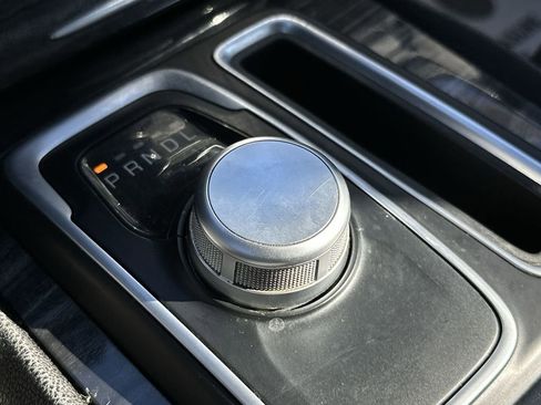 Used 2017 Chrysler 300 Limited image 17