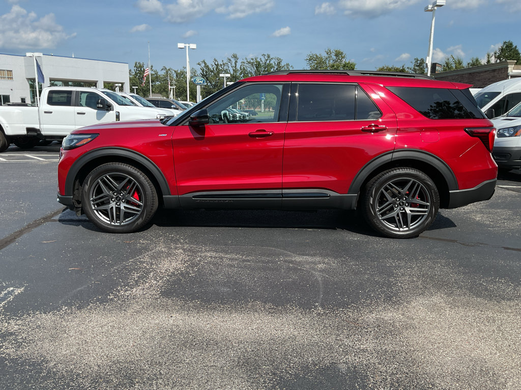 New 2026 Ford Explorer ST-Line w/ ST-Line Street Pack RWD image 4