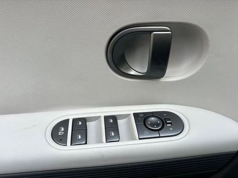 New 2026 Hyundai Ioniq 5 SEL image 8