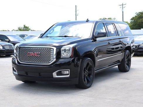 Used 2017 GMC Yukon XL Denali w/ Open Road Package AWD/4WD image 4