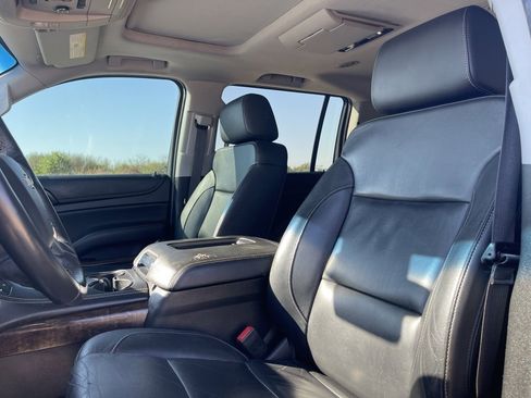 Used 2018 Chevrolet Suburban LT image 11