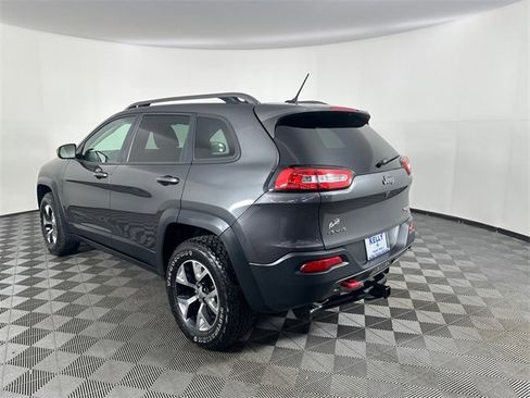 Used 2015 Jeep Cherokee Trailhawk w/ Comfort/Convenience Group image 4