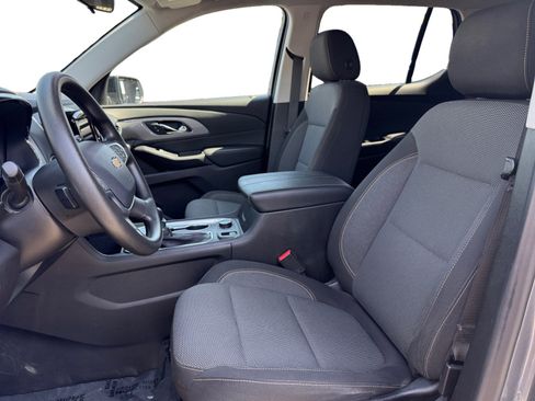 Used 2021 Chevrolet Traverse LS FWD image 9