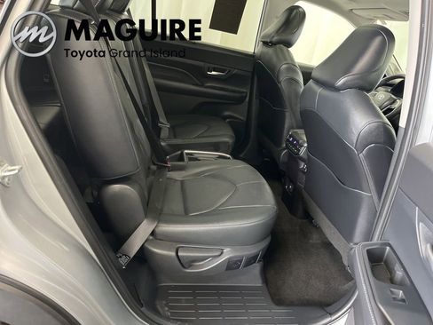 Used 2024 Toyota Grand Highlander Platinum image 22