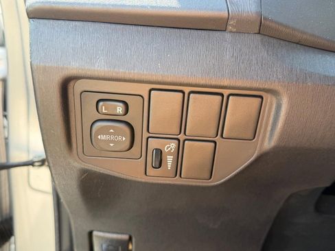 Used 2013 Toyota Prius Two image 31