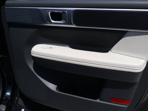 Used 2025 Hyundai Santa Fe SEL FWD image 15