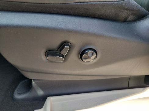 Used 2022 Chrysler Pacifica Touring-L FWD image 15